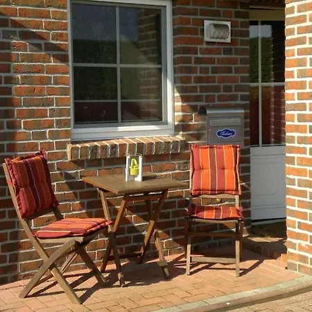 With 2 Bedrooms *